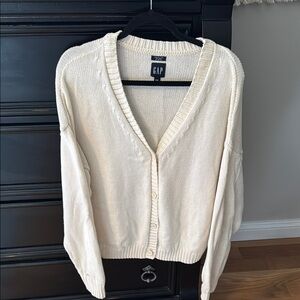 GAP Cream Cardigan Sweater V-Neck Knit